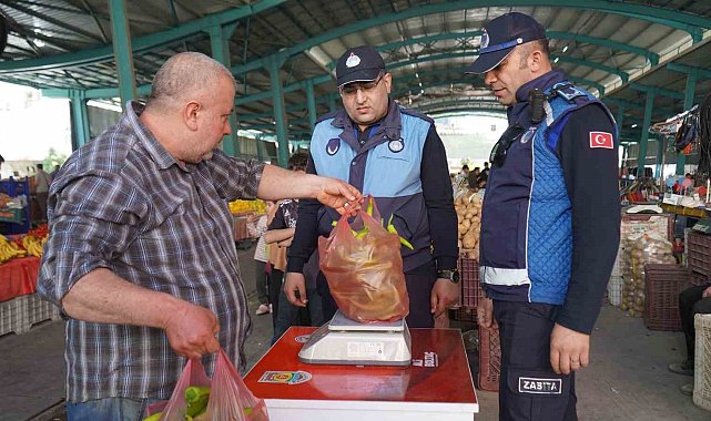 Tarsus'ta semt pazarlarında 'tartı kontrol noktası' uygulaması başlatıldı