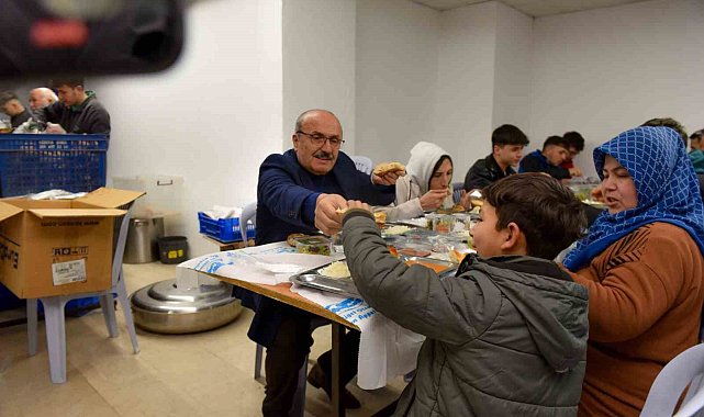 Taşköprü Belediye Başkanı Arslan, ilk orucunu vatandaşlarla açtı