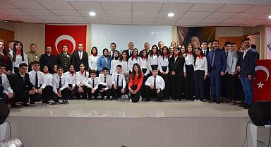 Tatvan'da İstiklal Marşı'nın Kabulü'nün 104. yılı kutlandı