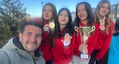 Tavşanlı Atatürk Anadolu Lisesi Genç Kızlar Bocce'de Kütahya şampiyonu oldu