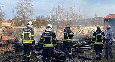 Tavşanlı'da çıkan yangın kısa sürede söndürüldü