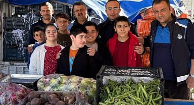Tavşanlı'da Özel Uygulama Okulu öğrencilerinden semt pazarına renkli ziyaret