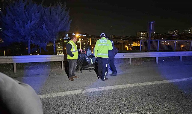 TEM'de ilginç kaza: Yolun ortasında yatan kişiye çarpıp metrelerce sürükledi