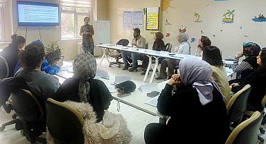 Temel yenidoğan bakımı eğitim programı devam ediyor