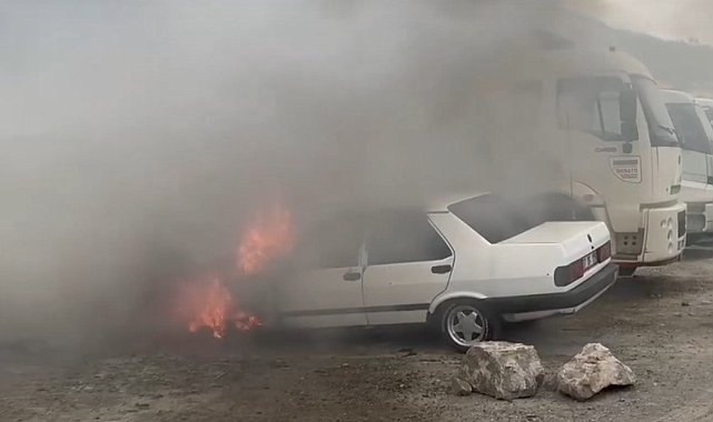 Tofaş-Fiat marka otomobil alev alev yandı