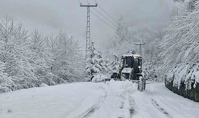 Trabzon'da 124 mahalle yolu kar nedeniyle ulaşıma kapandı