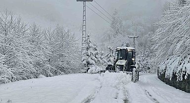 Trabzon'da 124 mahalle yolu kar nedeniyle ulaşıma kapandı