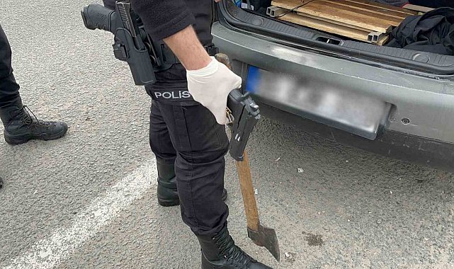 Trafikte silah teşhiri ihbarına polisten anında müdahale: Oyuncak tabanca çıktı