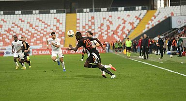 Trendyol 1. Lig: Adanaspor: 1 - Fatih Karagümrük: 2