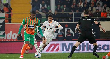 Trendyol Süper Lig: Corendon Alanyaspor: 1 - Galatasaray: 2
