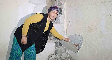 Tünel inşaatı devam eden mahallede, evlerde oluşan derin çatlaklar vatandaşı tedirgin ediyor