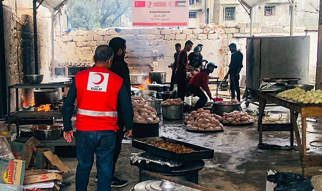 Türk Kızılay Gazze'de... Günlük 30 bin kişilik iftar
