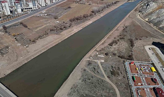 Türkiye'nin en uzun ırmağı olan Kızılırmak'ta su debisi yükseldi