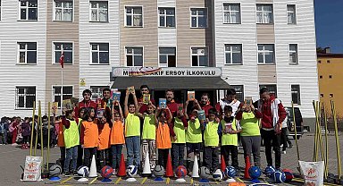 Ultra Aslan Tatvan'dan öğrencilere anlamlı destek