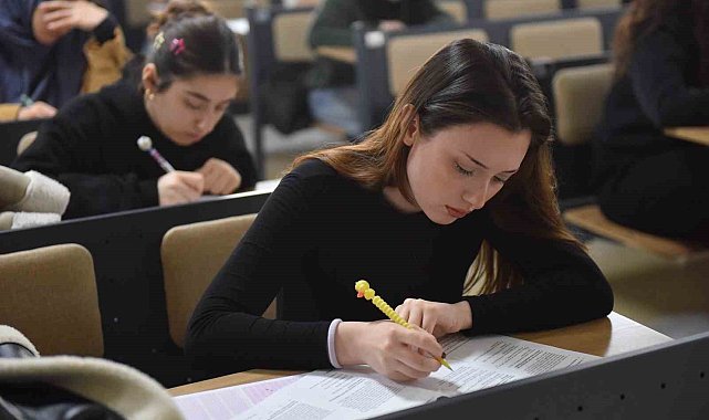 Üniversite adaylarına sınav provası
