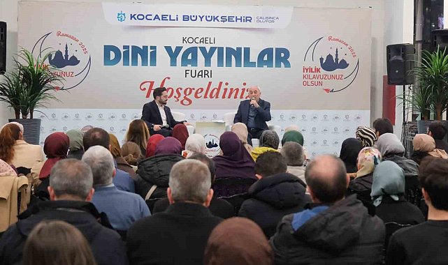Ünlü yazar gençlere seslendi: "Büyük düşünün ve cesur adımlar atın"