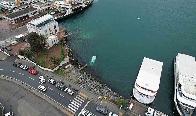 Üsküdar'da balıkçı teknesi battı