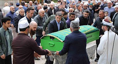 Üstünden vasiyeti çıkan kimsesiz hayırsever son yolculuğuna uğurlandı