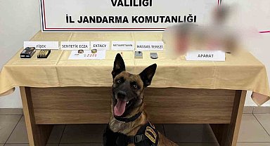Uyuşturucu kullanmak suçundan aranırken, uyuşturucu maddelerle yakalandı