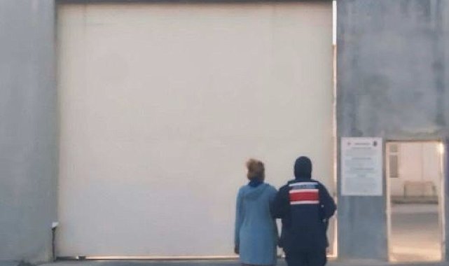 Uyuşturucu ticaretinden aranan kadın yakalandı