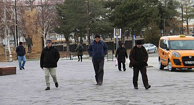 Uzmanı açıkladı: "Geçmişe takılı kalan mutlu olamıyor"