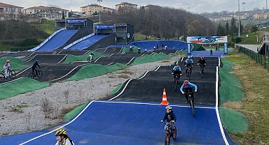 Vadinin zorlu yamaçlarında geleceğin şampiyon pedalları yetişiyor