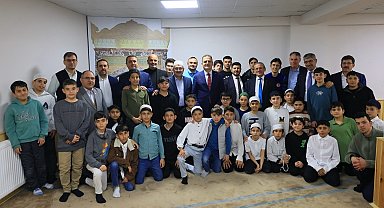 Vali Akbıyık, Kur'an Kursu'nda öğrencilerle iftar programında buluştu