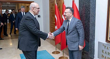 Vali Aksoy, Eskişehir Valiliği personeli ile bayramlaştı