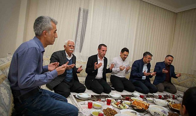 Vali Ali Çelik, Korkmaz ailesinin iftar sofrasına konuk oldu