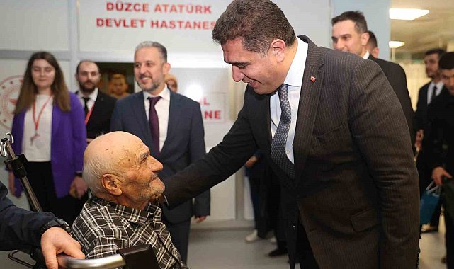 Vali Aslan'dan hastalara bayram ziyareti
