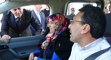 Vali Atilla Toros yolcuları tek tek uyardı: "Emniyet kemerinizi takın"