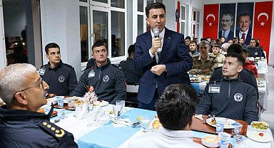 Vali Aygöl, polis adaylarıyla bir araya geldi