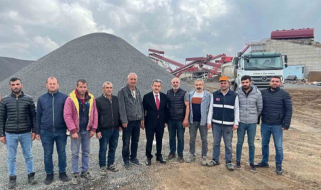 Vali Ekici İdil'de taş toplama ve kırma tesisinde incelemede bulundu
