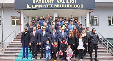 Vali Eldivan güvenlik güçlerinin bayramını kutladı