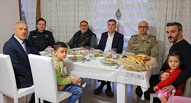 Vali Eldivan şehit ailesinin iftar sofrasına misafir oldu