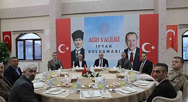 Vali Koç, muhtarlarla iftar sofrasında bir araya geldi
