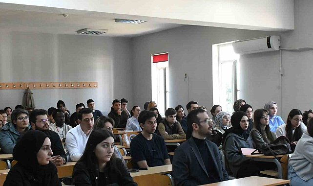 Vali yardımcısı bürokrasi tecrübelerini öğrencilere anlattı