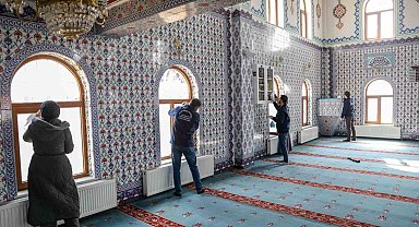 Van Büyükşehir Belediyesi kentteki camileri temizliyor