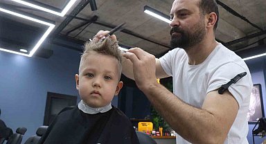 Vatandaşları bayrama hazırlıyorlar: Erken saatlerde açılan dükkanlar sahurda kapanıyor