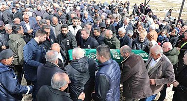 Vefat eden Cemevi Dedesi Eroğlu, son yolculuğuna uğurlandı