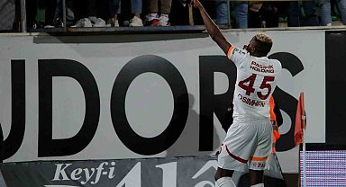 Victor Osimhen ligdeki gol sayısını 17 yaptı