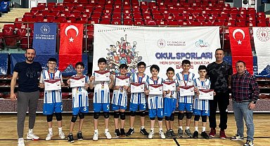 Voleybol yarı final müsabakaları ödül töreni yapıldı