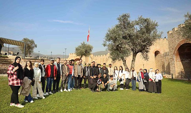 Yabancı öğrenciler Hereke Kalesi'ne hayran kaldı