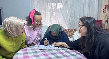 Yalnız yaşayan 70 yaşındaki engelli kadının sofrası şenlendi