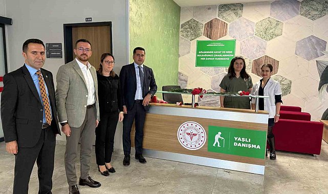Yaşlı dostu hastaneden yaşlı vatandaşlara anlamlı etkinlik