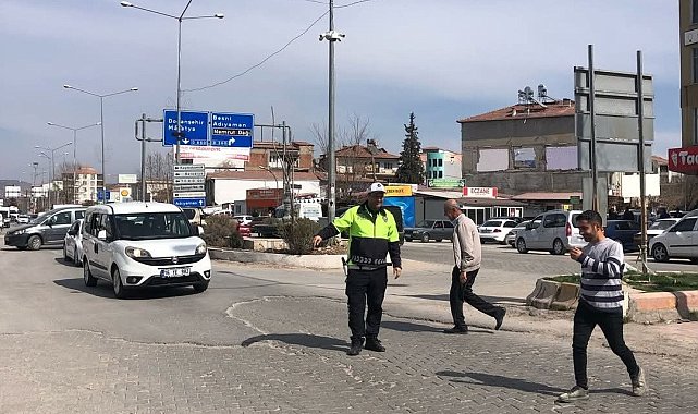 Yayalara trafik eğitimi veriliyor