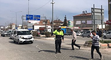 Yayalara trafik eğitimi veriliyor