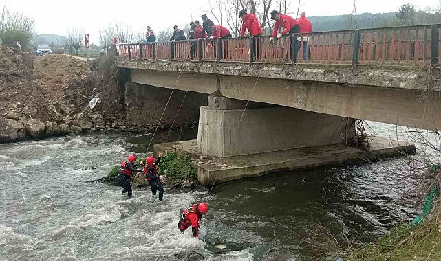 Yeğenini öldüren zanlının silahı Kocasu Çayı'nda aranıyor