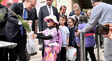 Yeşil bir gelecek için 7 bin fidan Malatyalılarla buluştu