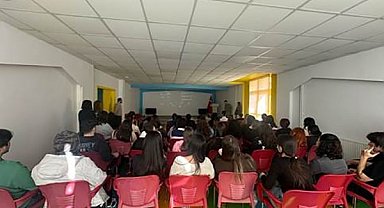 YKS yolculuğunda öğrencilere kariyer danışmanlığı desteği